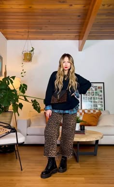 Outfit Inspo Mid Twenties, Maximalist Outfits Midsize, Cozy Night In Outfit, Winter Funky Outfits, Soph Floyd Outfits, Chill Nye Outfit, Edgy Eclectic Fashion, Moody Boho Outfits, Cold Winter Street Style