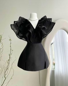 Birthday Outfits Black, Mini Gown, Hot Prom Dress, Black Homecoming Dress, Mode Chanel, Birthday Outfits, Pretty Prom Dresses, Short Homecoming Dress, Korean Dress