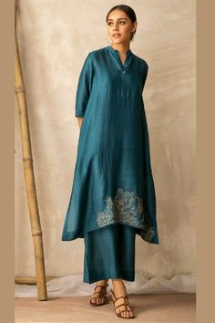 Latest Dress Design, Simple Kurta Designs, Casual Indian Fashion, Salwar Kamiz, Stylish Dress Designs, Indian Fashion Dresses, Kurta Designs, Indian Designer Wear