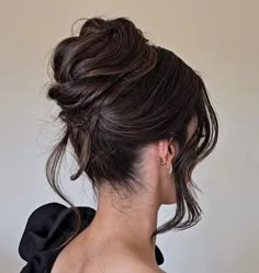 Low Tousled Bun, High Bun Straight Hair, High Elegant Bun, Hairstyles For Prom Bun, Bridal Hair French Twist, Low Bun For Prom, Twisted Bun Hairstyles, High Bun Prom Hair, Bun Hairstyle Prom