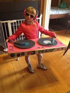 Dj Costume Halloween, Dj Costume, Geek Outfit, Funny Kid Costumes, Floral Costume, Cardboard Costume, Clever Halloween, Clever Halloween Costumes