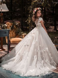 Sparkly Gowns, Beach Flower Girl Dresses, Kids Prom Dresses, Pageant Evening Gowns, Girls First Communion Dresses, Sparkly Gown, Girls Communion Dresses, Girls Ball Gown, Formal Ball Gown