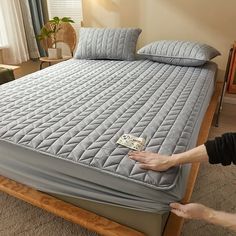 Grade : Grade A Thread Count : 400TC Fabric Count : 50 Product : Bed Protection Pad Form : Folding Mat Type : Bed Mat Use : Home,HOTEL,Hospital Feature : Air-Permeable,Anti-Pull,Anti Dust Mite,Anti-Bacteria Pattern : Plain Dyed Style : plain Material : 100% Cotton Technics : Knitted Height : 15 to 17 Inches Brand Name : Dreamreal Origin : Mainland China CN : Jiangsu Feature4 : Cotton Thicken Quilted Mattress Cover Feature5 : Anti-bacterial Noiseless Mattress Protector Topper Pad Feature3 : we su Waterproof Mattress Cover, Grey Pillow Covers, Soft Bed, Queen Size Quilt, Mattress Cover, Grey Pillows, Girl Beds, Mattress Topper, Mattress Covers