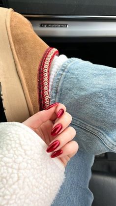 Short Red Nails, Kutek Disney, Red Christmas Nails, Christmas Nails Easy, Smink Inspiration, Makijaż Smokey Eye, Christmas Nails Acrylic