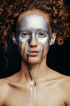 Metallic Makeup, 심플한 그림, Silver Makeup, Silver Hair Color, Style Photo, Fantasy Makeup, Editorial Makeup, Creative Makeup