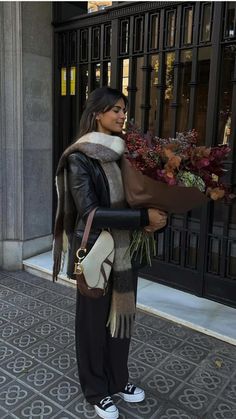 Casual New York Winter Outfit, Melbourne Fits, Black Scarf Outfit, Germany Fits, Ny Winter, Baddie Winter Outfits, Winter Going Out Outfits, Emelie Lindmark, Weekend Aesthetic