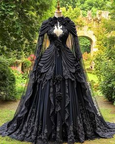 Vampire Gown, Fashion Design Classes, Fairytale Fashion, Goth Wedding, Fantasy Dresses, Gothic Wedding