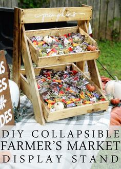 diy collapsible farmer's market display stand made from pallets