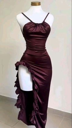 Prom Dress Pictures, Hot Prom Dress, Ruffle Prom Dress, Spaghetti Strap Prom Dress, Chique Outfits, Prom Dress Inspiration, Party Gown, Pretty Prom Dresses, Short Prom Dress