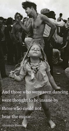 and those who were seen dancing were thought to be insane by those who could not hear the music Era Victoria, Woodstock 1969, Woodstock Festival, Joan Baez, Joe Cocker, I'm With The Band, Janis Joplin, Trik Fotografi, Lets Dance