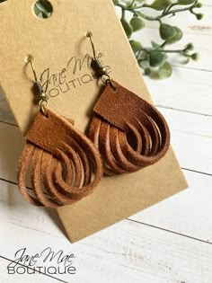 Suede Earrings, Handmade Leather Jewelry, Suede Jewelry, Diy Leather Projects, Leather Jewelry Diy, Minimalist Earring, Leather Jewellery, Leather Diy Crafts