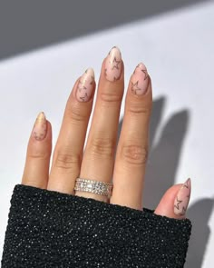 Discover unique and chic nail styles that bring out your personality. Nye Nail Ideas Chrome, Nails Inspiration New Years Eve, Acrylic Nails New Years Eve, After New Years Nails, Holiday New Years Nails, New Years Eve Nail Designs, Nail Inspo Unique, Chrome Star, Nye Nails