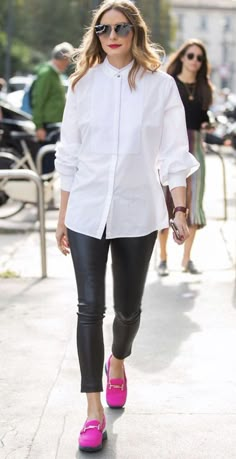 White Shirt Leather Pants, Olivia Palermo Style, Olivia Palermo, Pink Shoes, 가을 패션, White Fashion, Palermo, Daily Outfits, Work Outfits