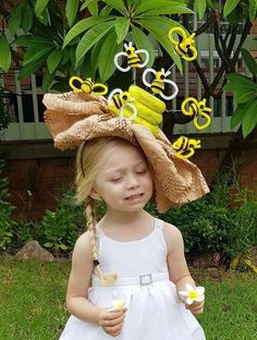 Spring Hat Ideas, Spring Hats For Kids Diy, Crazy Hat Day Ideas For Kids Diy, Easter Hat Parade Ideas Schools, Spring Hat Parade, Bee Costume Diy, Merry Birthday, Easter Hat Parade, Easter Bonnets