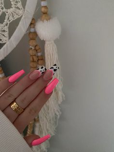 Pink Western Acrylic Nails, Cute Cowprint Nail Designs, Hot Pink Cowprint Nails, Pink And Cowprint Nails, Acrylic Summer Nails Trendy, Rave Acrylic Nails, Pink Western Nails Acrylic, Cute Nail Ideas For Birthday, Nails For 17 Birthday