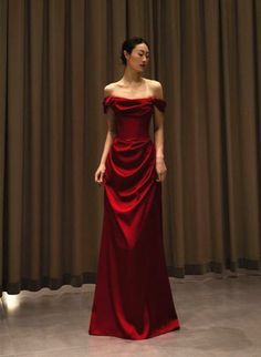 Long Red Elegant Dress, Evening Dresses A Line, Off Shoulder Dress A Line, Off The Shoulder Formal Dresses, Off Shoulder Red Gown, Red Prom Dress Off The Shoulder, Red Corset Formal Dress, Long Prom Dress Ideas, Red Corset Dress Long