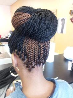 extensões de twists. AMEI ♥ Hair Braid Diy, Senegalese Twist Hairstyles, Senegalese Twists, Marley Hair, Senegalese Twist, Crochet Braids Hairstyles, Box Braids Hairstyles, Twist Braids