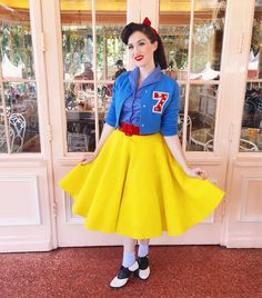 Snow White Disneybound, Belle Inspired Outfits, Hippie Fashion 70s, Snow White Outfits, Festival Rave Outfit