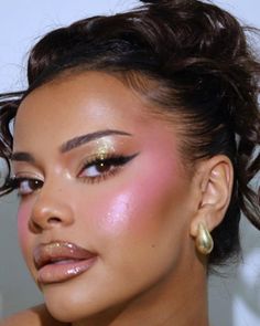 Makeup Looks Winter, Glamour Makeup Looks, Maquillage On Fleek, Girly Makeup, Makeup News, Brown Skin Makeup, Glam Makeup Look, Dope Makeup, Alternative Makeup