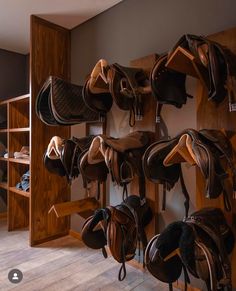 Saddle Room, Horse Feed Room, Barn Organization, English Horses, September Aesthetic, Stable Style, Horse Farm Ideas, Horse Room, Stable Ideas