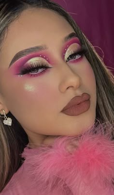 Makeup Ideas Aesthetic, Pink Makeup Looks, Makeup Aesthetic Ideas, Makeup Products Aesthetic, Makeup Bag Aesthetic, Drawing Makeup, Beauty Makeup Products, Exotic Makeup, Makeup Wallpaper