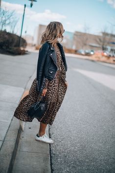 Leopard Print Shirt Dress Outfit, Leopard Dress Outfit Fall, Dresses With Jackets Outfit, Dress And Trainers Outfits, Dress And Leather Jacket Outfit, Dress With Trainers, Leopard Dress Outfit, Dress And Jacket Outfit, Leather Jacket Dress