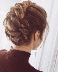 Wedding Updo Wavy Hair, Side Braided Updo, Braided Updo Fine Hair, Current Updo Trends, Unique Wedding Updos, Up Doos Hairstyles, High Up Do Wedding Hair, Wedding Braided Bun, Modern Wedding Updo