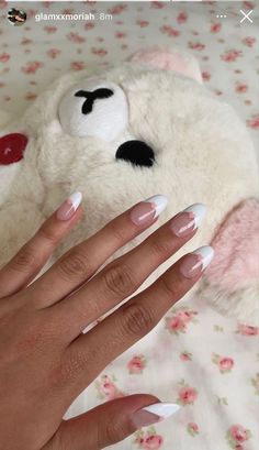 ᴄʀᴇᴅɪᴛs ᴛᴏ ᴏᴡɴᴇʀs Couqutte Nails, Coquette Nail Ideas, Soft Girl Nails, Croquette Nails, Fail Nails, Vday Nails, May Nails, Simple Gel Nails, Minimal Nails