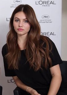 Wavy Chestnut Hair, Chestnut Brown Hair Fair Skin, Long Chestnut Hair, Thylane Blondeau Hair, True Autumn Red Hair, Chestnut Brown Hair Pale Skin, Chocolate Brownie Hair Colour, Brunette Hair Chestnut, Medium Length Chestnut Brown Hair