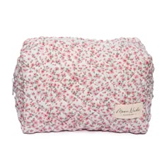 This is a stylish and spacious cosmetic bag that features a beautiful floral quilted pattern on the exterior. The bag has a pink gingham interior that adds a pop of color and a touch of elegance. Perfect for storing all of your makeup and beauty essentials, this bag is a must-have for anyone who values organization and fashion. Size: 10" x 6" x 6" Gingham Interior, Mini Makeup Pouch, Mini Makeup Bag, Large Makeup Bag, Printed Makeup Bag, Mini Accessories, Mini Makeup, Vanity Bag, Floral Bags