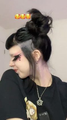 Caroline Carr, Punky Hair, Punk Haircut, Emo Haircuts, Undercut Hairstyles Women, Gothic Hairstyles, Goth Hair, Long Hair Color, Alternative Hair