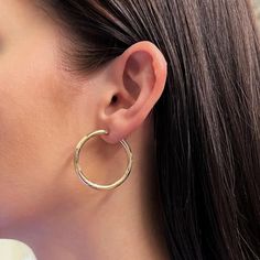 Elevate Any Attire With These Dazzling Textured Hoop Earrings. Crafted In Lustrous 14k Yellow Gold. Earring Length: 1.5 Inches. Width: 2.9mm. Total Weight: 3.94 Grams. Comes With A Presentable Gift Box. Id: 02603 Formal Yellow Gold Hoop Earrings With Ear Wire, Everyday Yellow Gold Open Circle Earrings, Yellow Gold Hoop Earrings With Ear Wire, Elegant Gold Open Circle Hoop Earrings, Small Hoop Earrings In Yellow Gold With Diamond Cut, 14k Yellow Gold Hoop Earrings With Ear Wire, Small Diamond Cut Yellow Gold Hoop Earrings, Diamond Cut Hoop Jewelry, Yellow Gold Open Circle Hoop Earrings