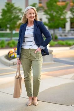 2024 Spring Wardrobe for Old Women - Style & Comfort Combined Dressed For My Day, Summer Business Casual Outfits, Fall Fashion Skirts, Business Casual Summer, Sporty Dress, Simple Fashion, Spring Summer Dress, Elegant Shirt, Spring Wardrobe