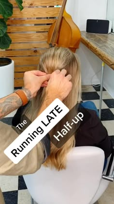 Easy Half Up Half Down Hairstyles Videos, Hair Upstyles, Hair Tips Video, Peinados Fáciles Para Cabello Corto, Hair Stylies, Penteado Cabelo Curto, Running Late, Easy Hairstyles For Long Hair