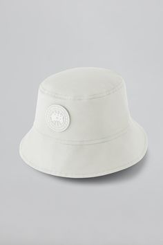 Made with Tri-Durance®, a three-layer water and windproof fabric for optimal protection. The Horizon Reversible Bucket Hat features a flexible brim and is fully reversible. The option of our silicone disc or wordmark completes this style. Reversible Bucket Hat, Three Layer, North Star, The Horizon, Canada Goose, Bucket Hat, Accessories Hats, Mens Accessories, Man Shop