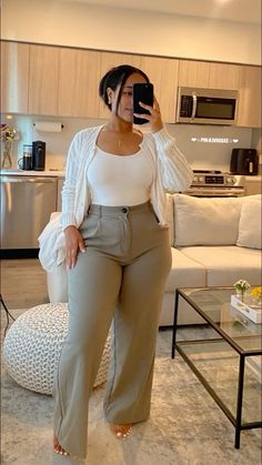 Cute Professional Outfits, Casual Chic Outfits, Fashionable Work Outfit, Professional Outfits Women, Stylish Work Attire, Business Casual Outfits For Work, Classy Work Outfits, Classy Casual Outfits