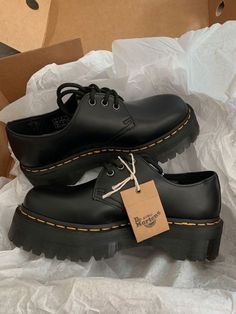 Doc Martens Oxfords, Girls Night Out Outfits, Mode Inspo, Paramore, Pretty Shoes