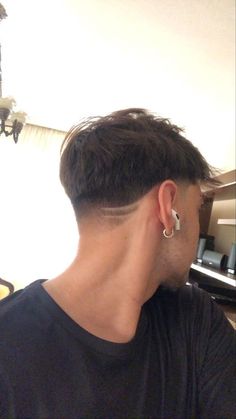 Boyfriend Haircut, Growing Hair Men, Mens Haircuts Thick Hair, Taper Fade Short Hair, Fade Haircuts For Men, Best Fade Haircuts, Low Taper, Curly Hair Fade