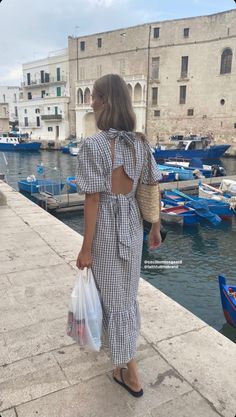 Rome Street Style, Mode Inspo, Looks Style, Spring Summer Outfits, Summer Looks, Pretty Dresses, Spring Summer Fashion, Capsule Wardrobe