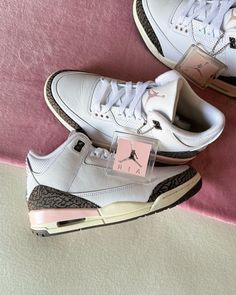 Mocha 3 Jordan Outfit, Air Jordan 3 Neapolitan, Neapolitan Jordan 3, Jordan 3 Neapolitan Outfit, Jordan 3 Dark Mocha, Shoes For Women Aesthetic, Jordan 3 Mocha, Jordan 3 Neapolitan, Jordans 3