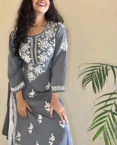 Lakhnavi Kurta Design, Lakhnavi Suits, Aesthetic Kurta, Lakhnavi Kurta, Chikankari Design, Chikankari Work, Chikankari Kurta, Long Frock Designs, Elegant Choker