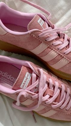 Satellite Stompers, Adidas Bermuda, Dr Shoes, Adidas Spezial, Girly Shoes, Shoe Inspo, Aesthetic Shoes, Rory Gilmore, Swag Shoes