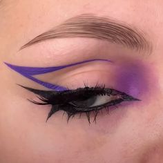 Purple Eyeliner Looks, Image Girly, Purple Eyeliner, Doll Eye Makeup, Face Art Makeup, Rave Makeup, Purple Makeup