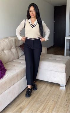 Outfit Formal Invierno Mujer, Outfit Formal Mujer Juvenil, Semiformal Outfit Mujer, Trendy Business Casual Outfits For Women, Outfit Semiformal, Trendy Business Casual Outfits, Corporate Outfit, Casual Outfits For Women, Cute Professional Outfits