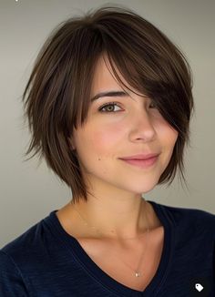 Mom Haircuts Short, Short French Bob With Bangs Fine Hair, Short Hair For Plus Size, Short Layered Bobs, Best Haircuts, Chin Length Hair, Short Wavy Hair, Short Hair Haircuts, Short Bob Hairstyles