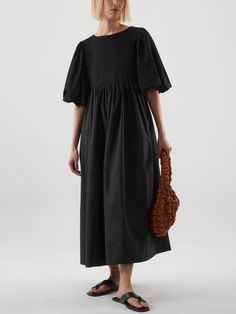 Spring Capsule Wardrobe, Evening Dresses Elegant, Indie Fashion, Black Midi Dress, Spring Summer Fashion, Making Ideas, Dresses Online, Dress Skirt, Puff Sleeve