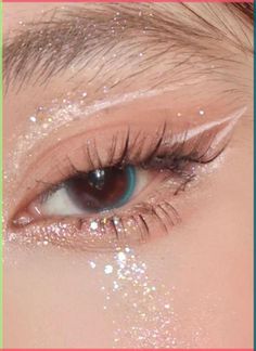 Glitter eye makeup step-by-step Sparkly eyeshadow tutorial Glittery eye look how-to Shimmery eye makeup guide DIY glitter eyeshadow tutorial Glitter makeup for beginners Step-by-step glitter eye tutorial Glamorous eye makeup demonstration Glitter cut crease tutorial Festive glitter eyeshadow guide Bold glitter eye makeup tutorial Glittery smoky eye tutorial Glitter makeup tips and tricks Glitter eyeliner tutorial Glitter eyeshadow application guide Glittery holiday eye makeup tutorial Glitter Euphoria Makeup Asian, Hairstyle With Jewels, Aethstetic Makeup, Euphoria Make Up Looks, Glitter Douyin Makeup, Etheral Make Up, Makeup Asiatico, Ethereal Makeup Looks, Korean Makeup Eyes