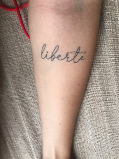 Tatuagem Liberté no antebraço Graphic Tattoo, Gratitude Prompts, Tattoos Ideas, Tattoo Art, Tattoo Quotes, Art Tattoo, Gratitude, Tattoo Designs, Tattoo Ideas