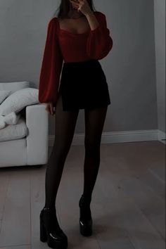 Outfits To Wear On Christmas Day, Ideas For Christmas Outfits, Red Black Christmas Outfit, Christmas Eve Party Outfit Ideas, Christmas Work Do Outfit, Outfits Ideas For Christmas Party, Going Out Christmas Outfits, Xmas Dinner Party Outfit, Christmas Eve Looks For Women