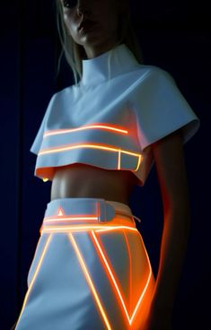 Futuristic Clothes Women, Futuristic Clothes Aesthetic, Future Outfit Space, Futuristic Womens Fashion, Futuristic Fashion Women Street Style, Futuristic Technology Fashion, Futuristic Minimalism Outfit, Cute Futuristic Outfits, Scifi Aesthetic Fashion